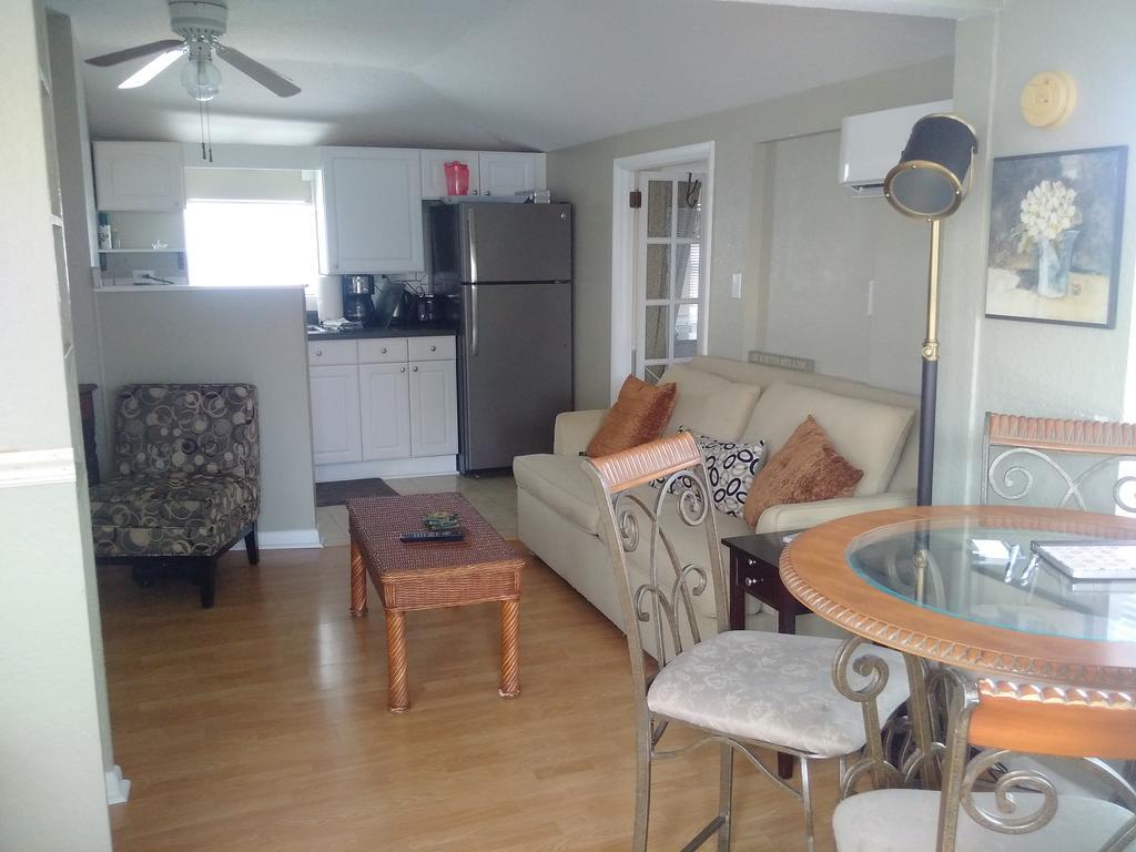 The Cottages At Madeira Beach เซนต์พีทบีช ภายนอก รูปภาพ